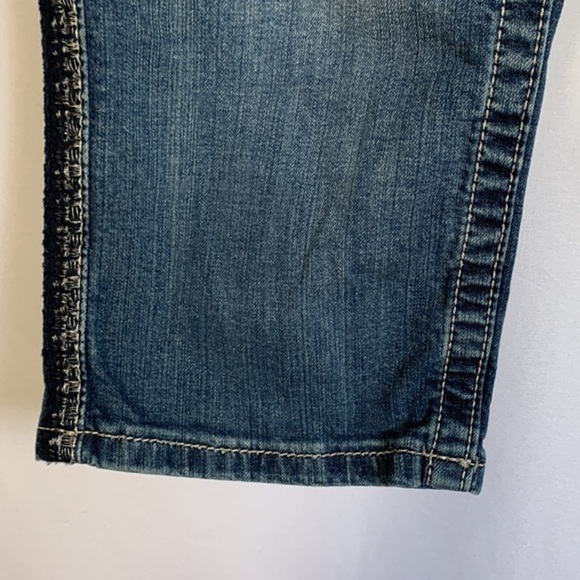 Miss Me Blue Lightly Distressed Boyfriend Capri Jeans - Picture 9 of 16